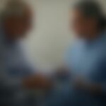 Inchaço nas Pernas: Desvendando as Causas e Quando Buscar Ajuda Médica